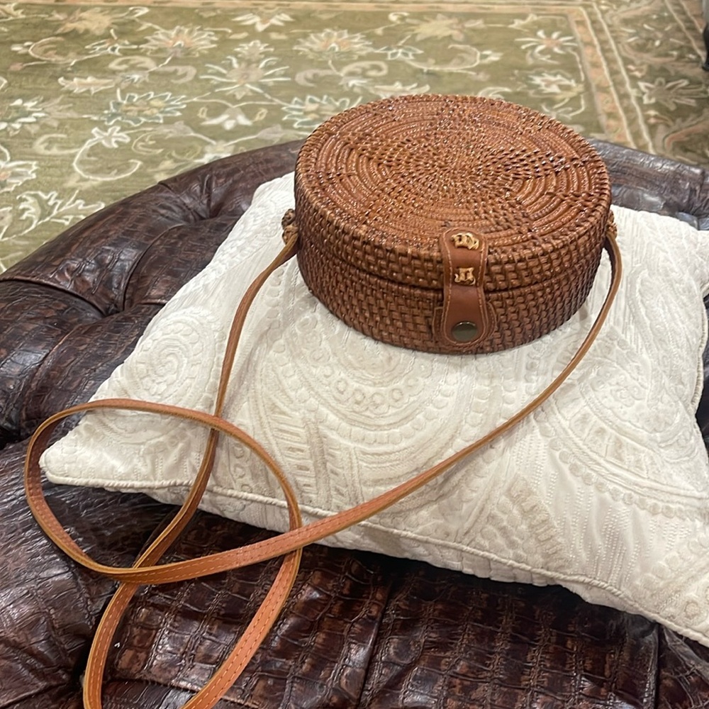 8” Canteen Wicker Crossbody